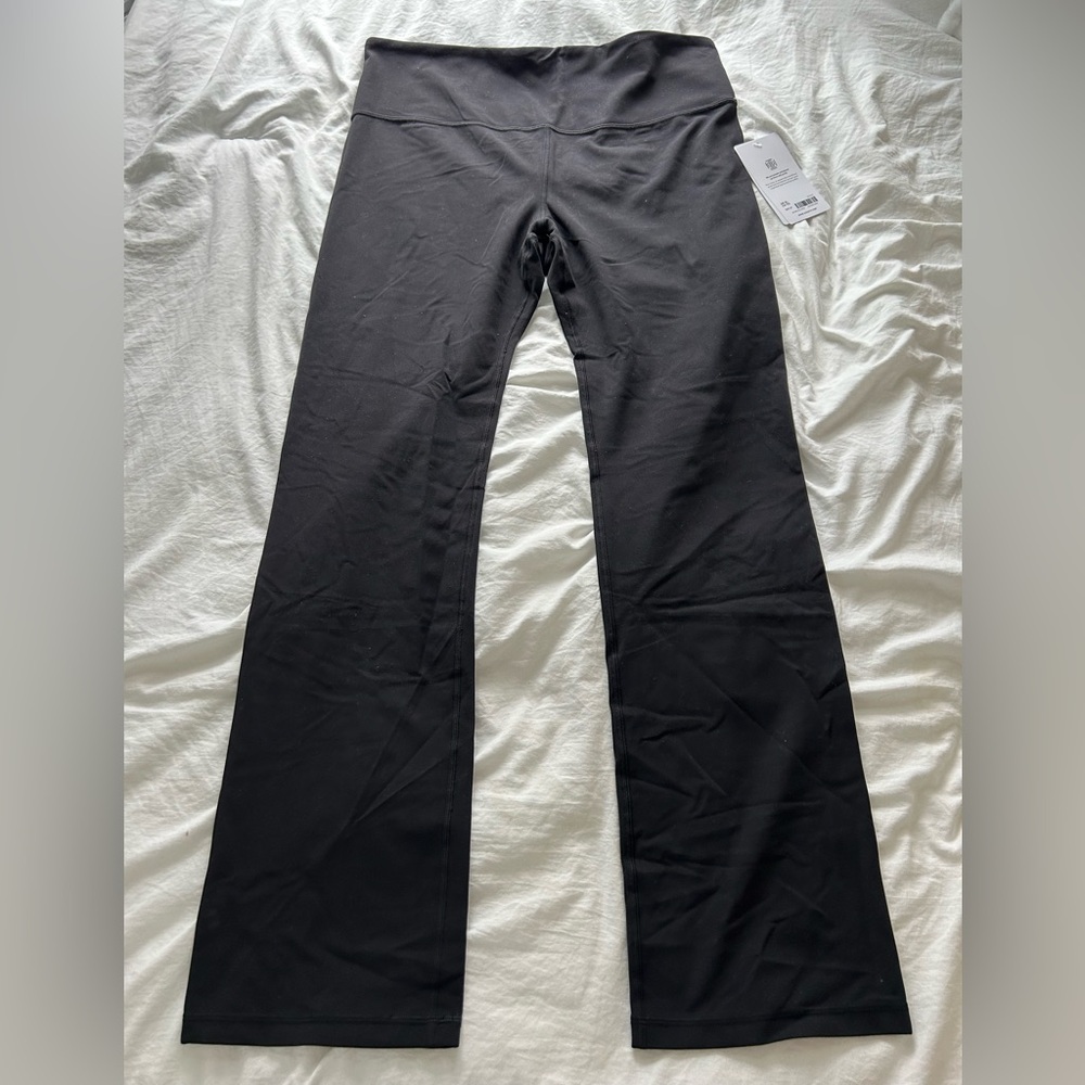 Athleta Elation Straight Leg Pants in Black